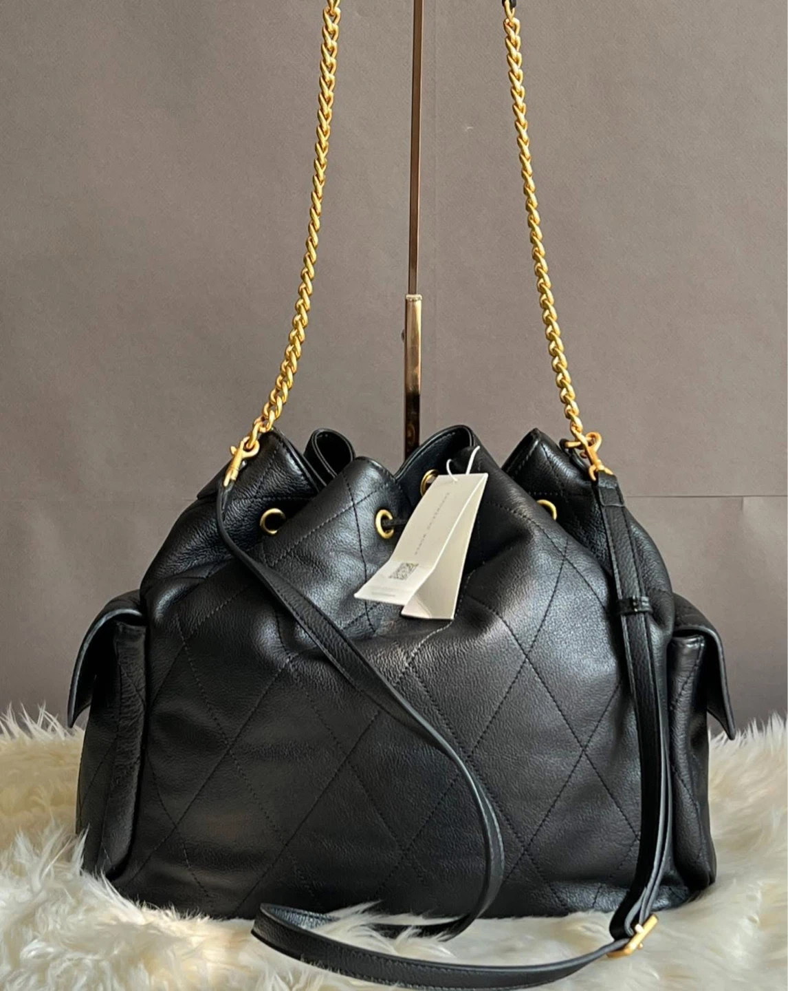 FOR SALE ✨ Tory Burch Charlie L Quilted Drawstring Shoulder Bag - photo 5