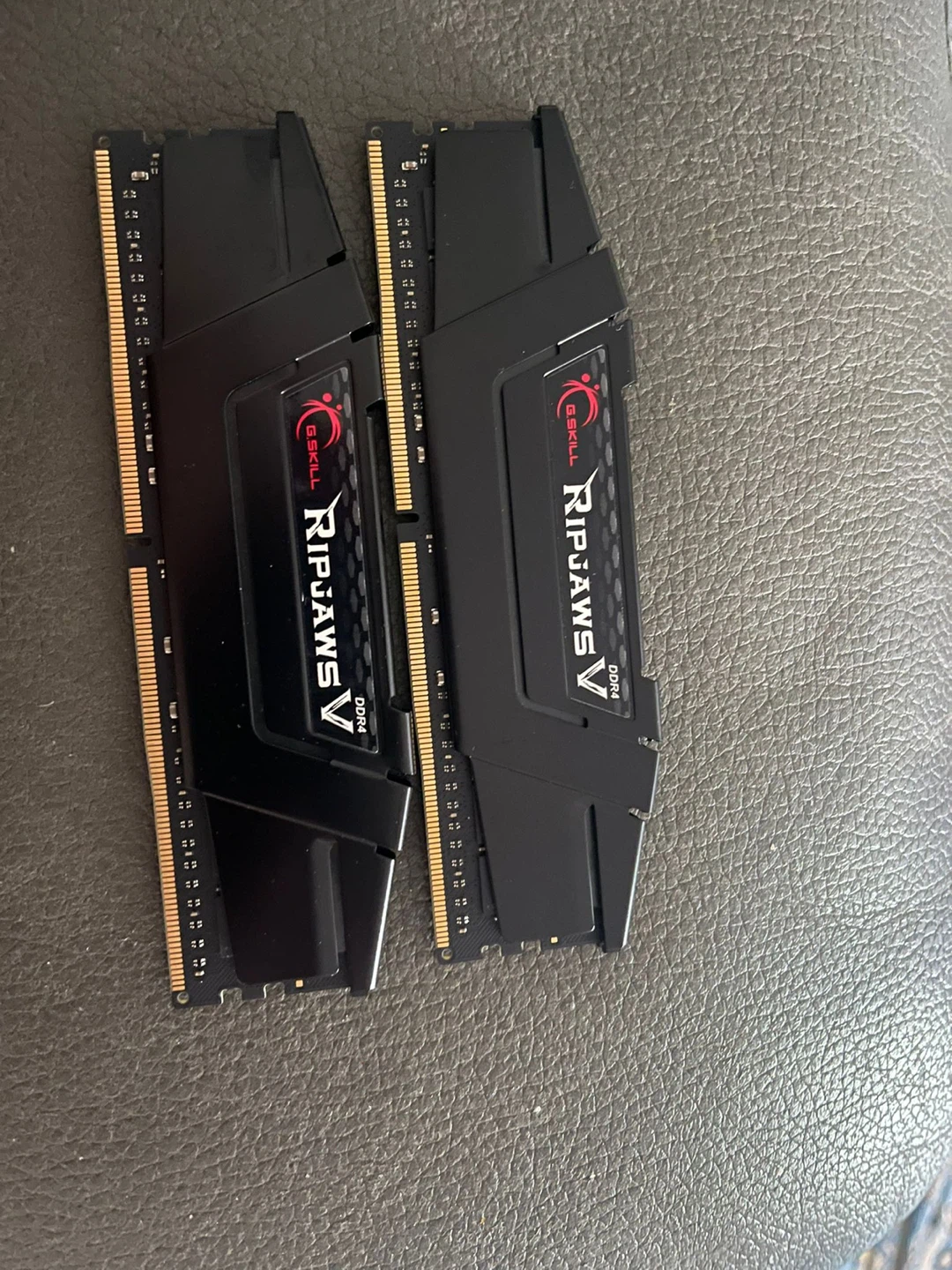 G.SKILL Ripjaws V 32GB (2x16GB) DDR4 3200MHz Desktop RAM - Black