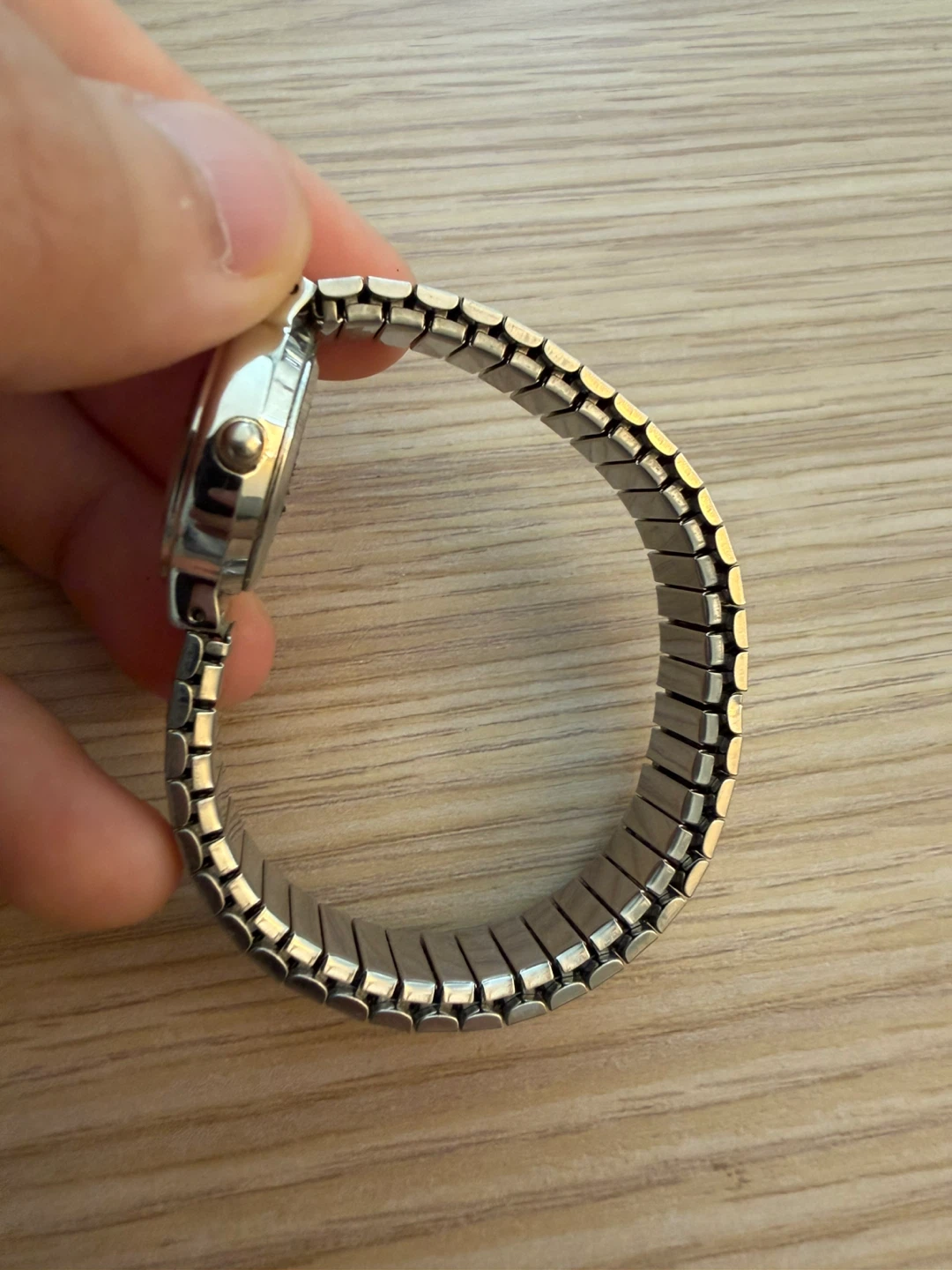 Watch-It Quartz Stretch Band Watch - photo 2