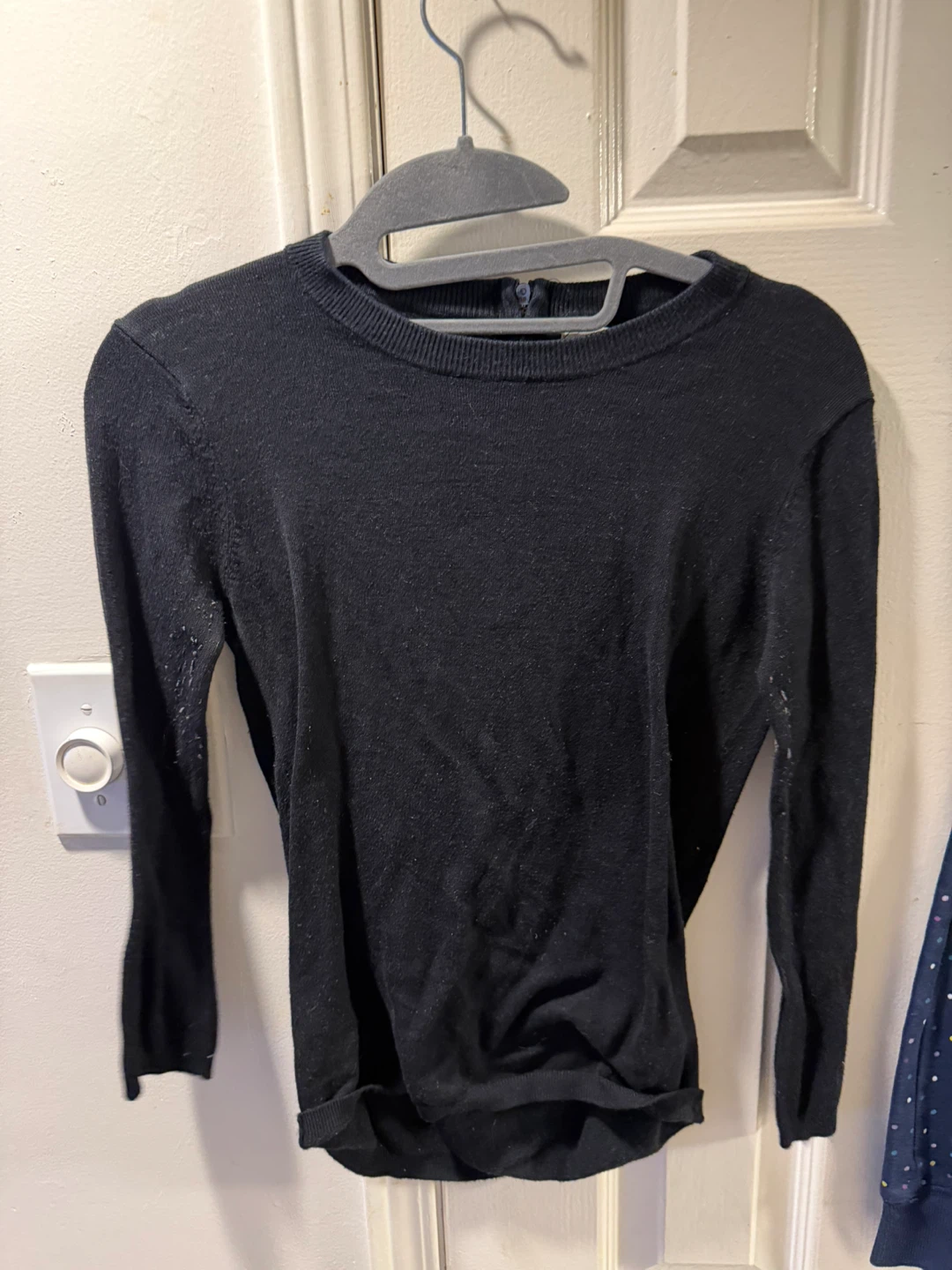 Lot of 4 Clothing Items - Pants and Tops - photo 2