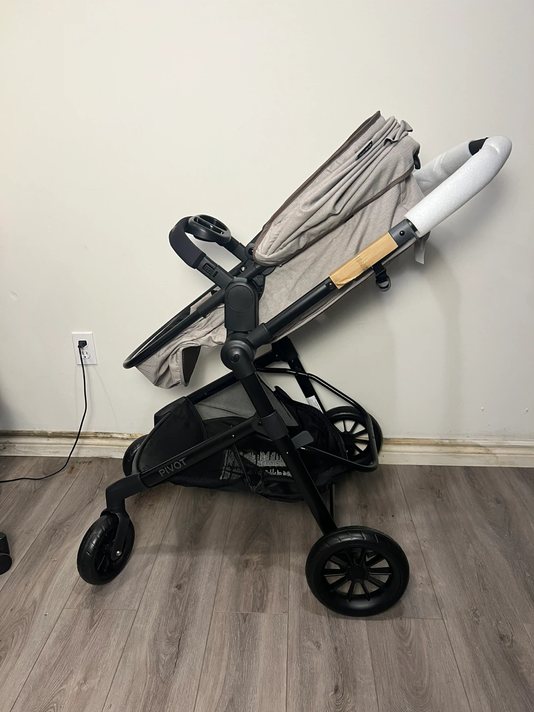 Evenflo Pivot Travel System Stroller and Car Seat - photo 3
