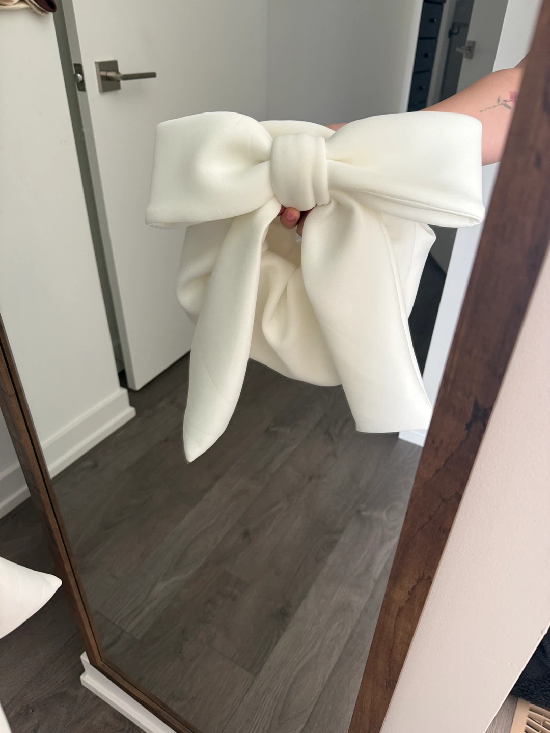 Anthropologie White Bow Bag - photo 2