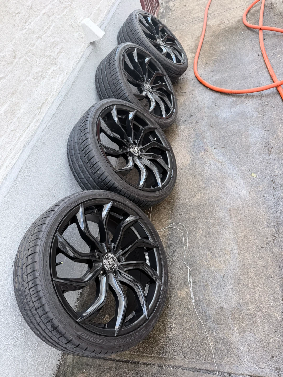 Lexani 20inch Gloss Black Wheels 245/35/R20