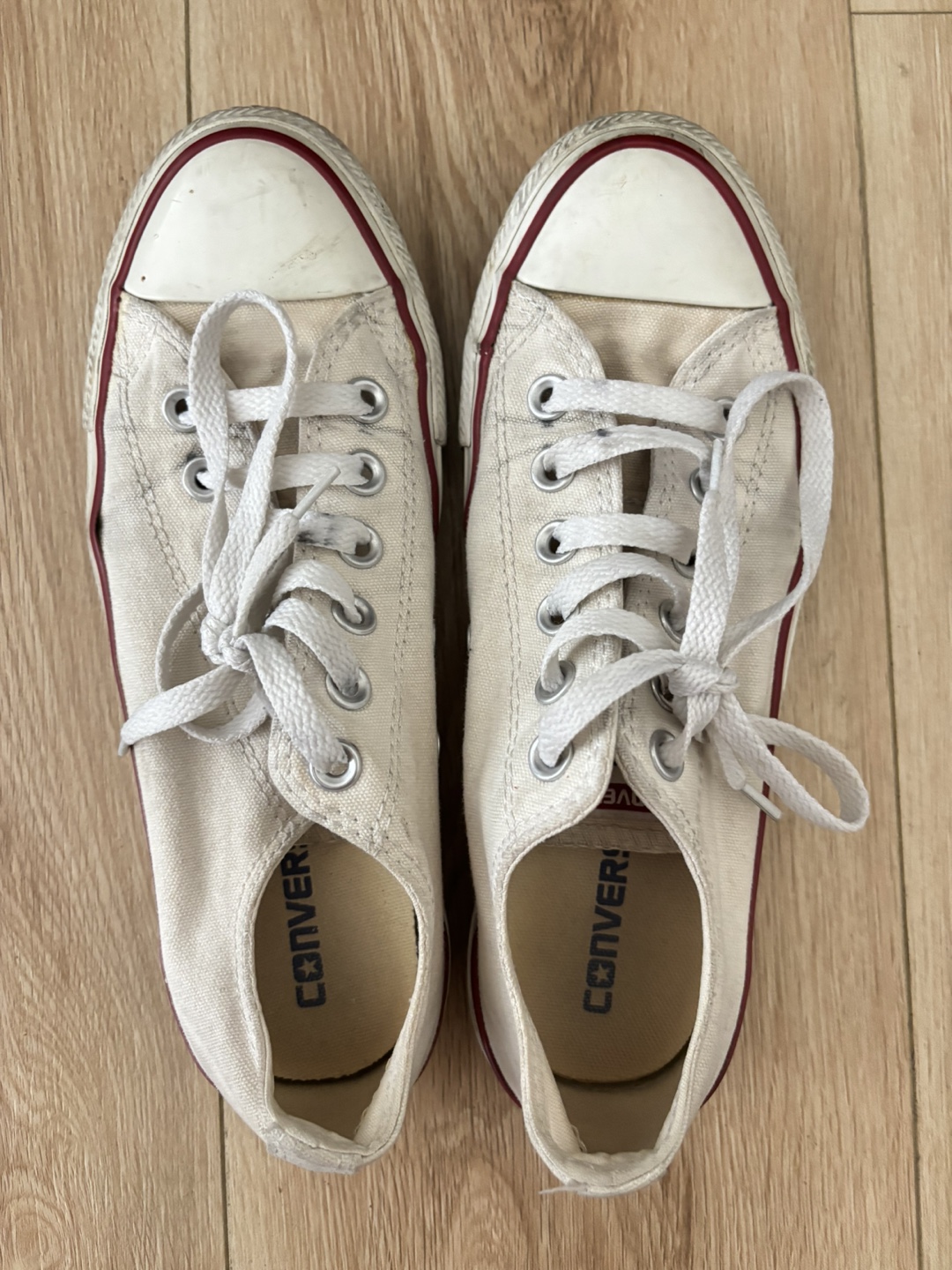 Converse All Star Low Top Sneakers - Women’s Size 7.5