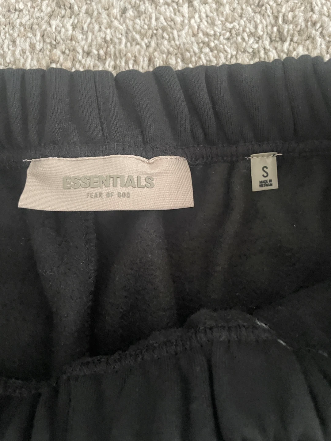Essentials Fear of God Black Shorts - photo 3