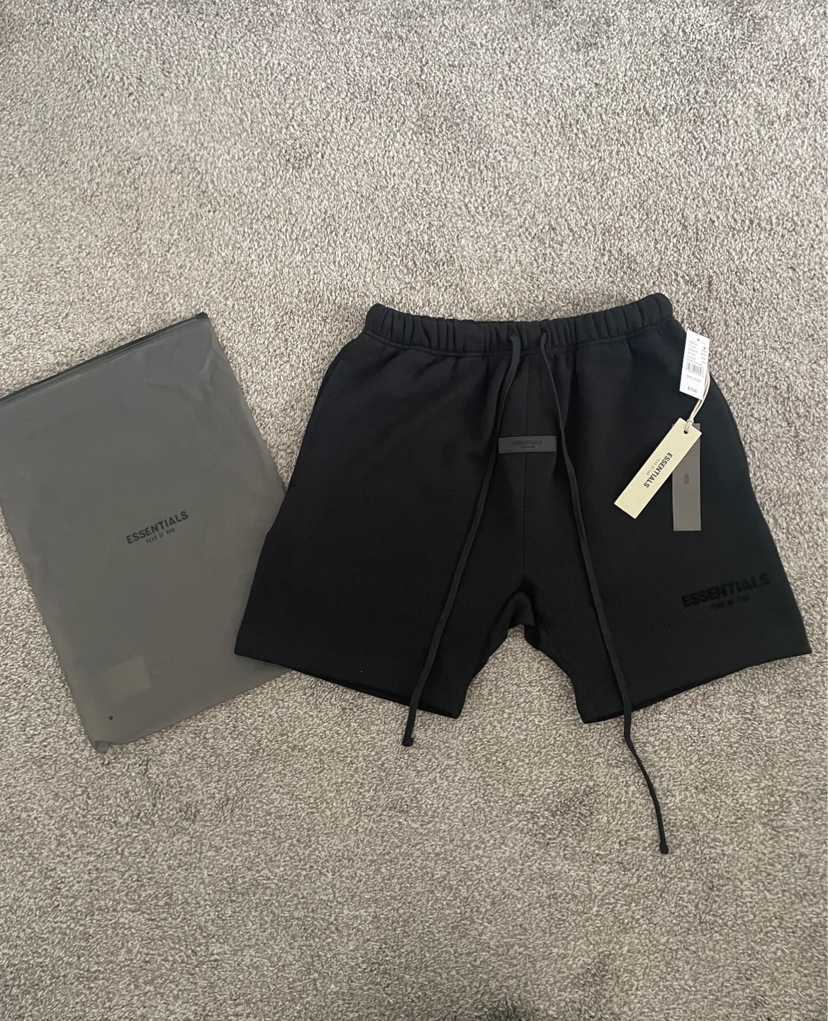 Essentials Fear of God Black Shorts