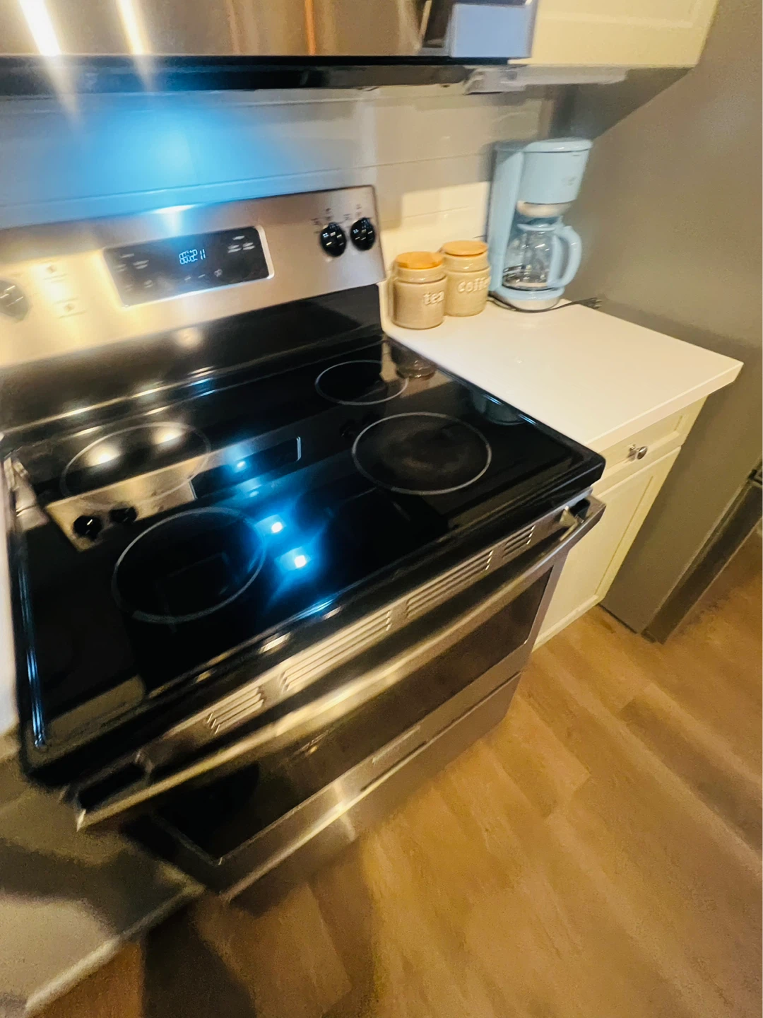 Modern Airbnb Furniture Setup — Ready to Take Home Today! - photo 3