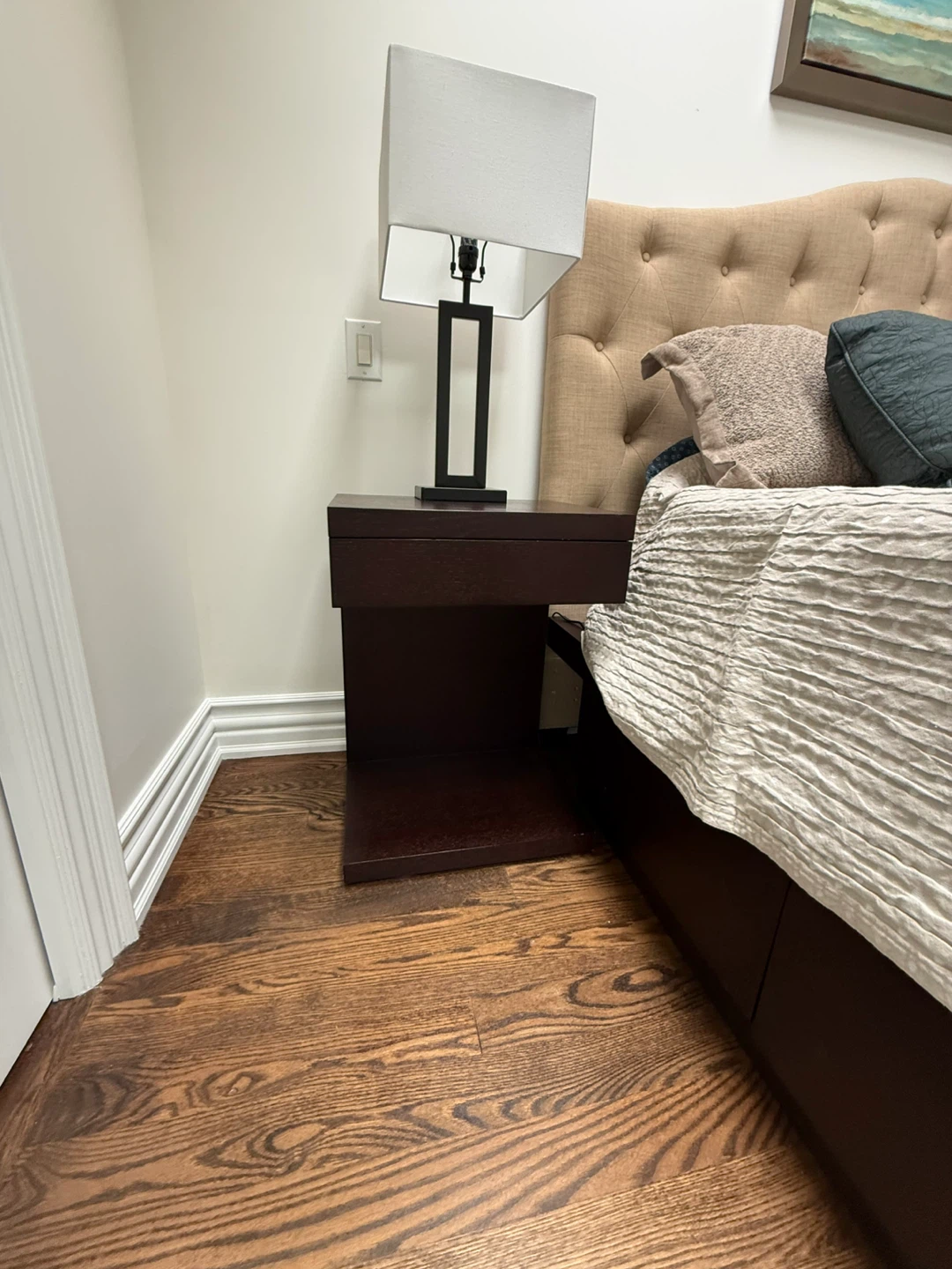 King size Storage Bed Frame with Tufted Headboard - photo 5