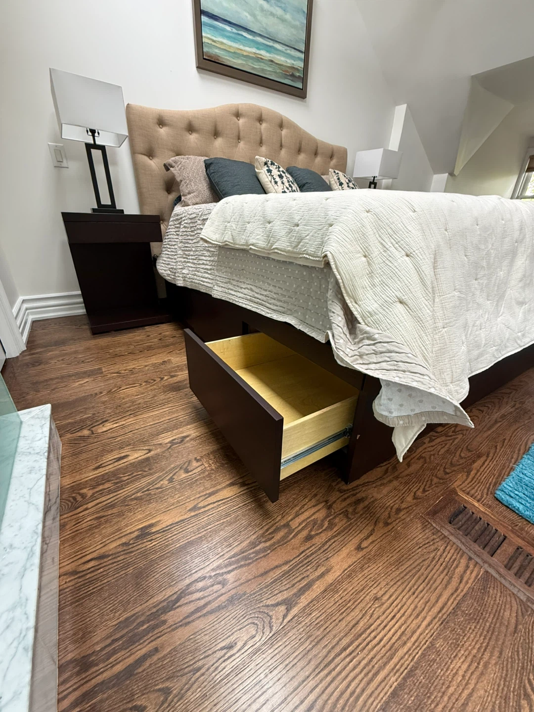 King size Storage Bed Frame with Tufted Headboard - photo 3