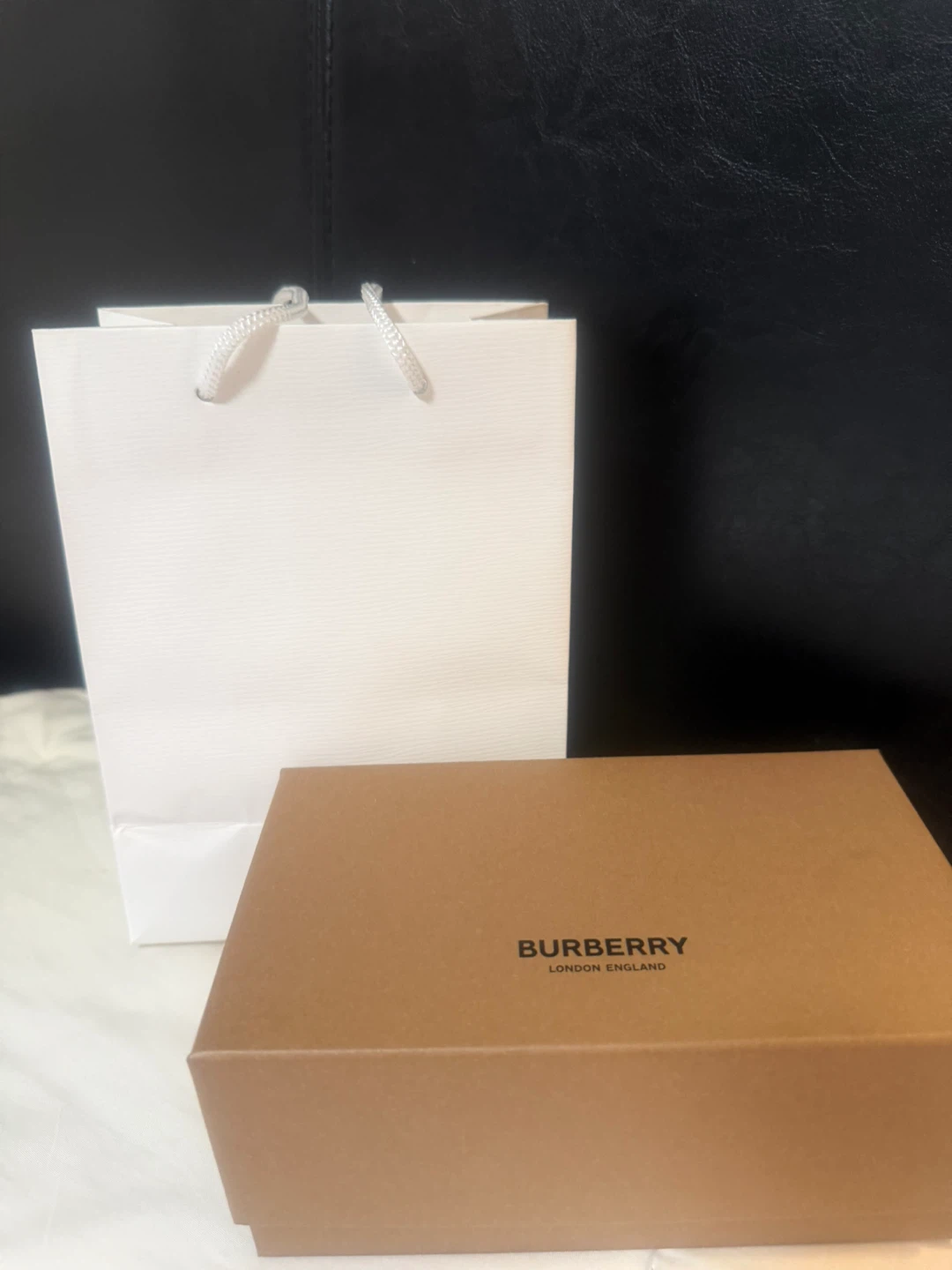 Burberry Sunglasses with Case and Box - photo 4