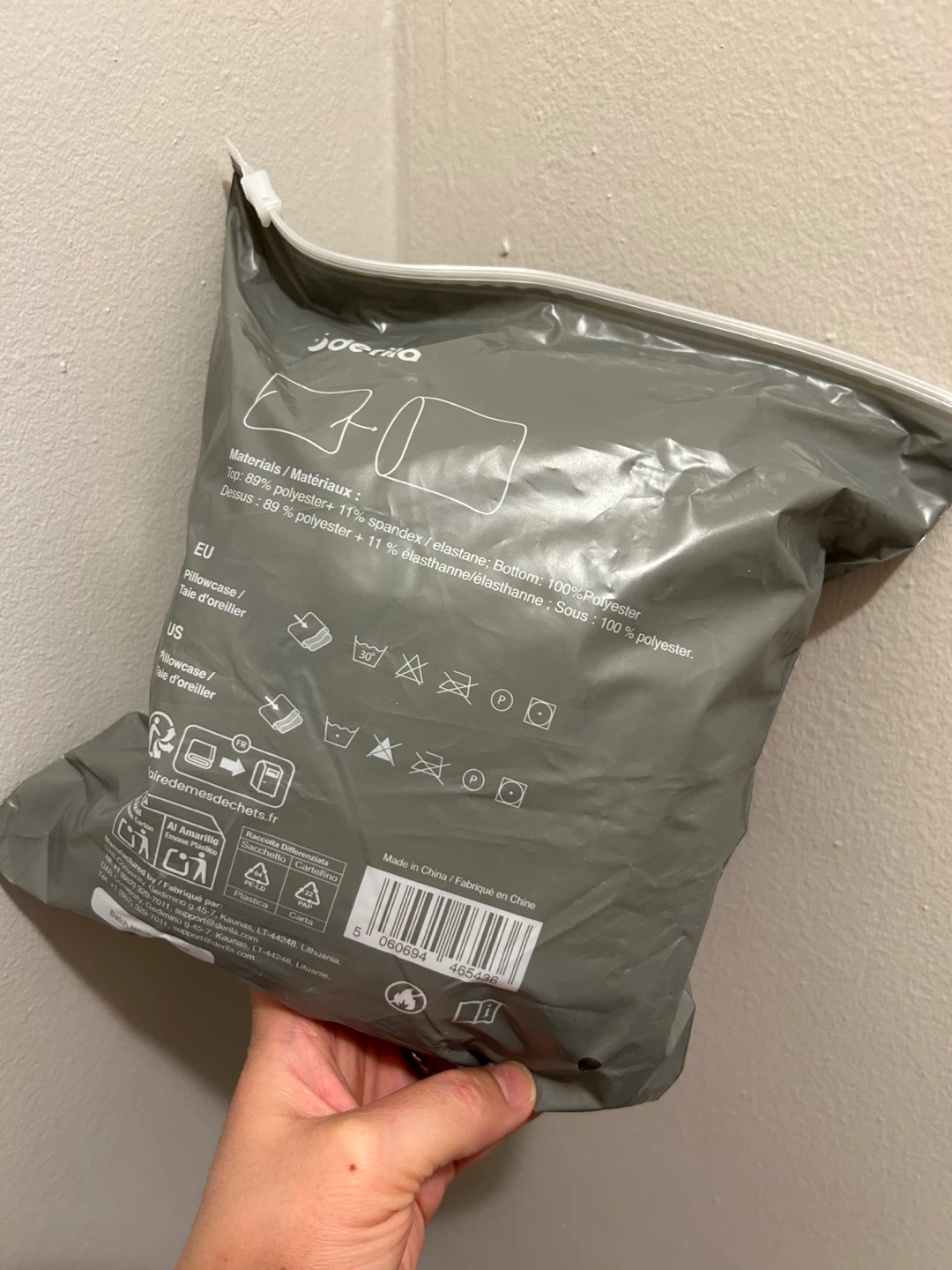 Brand New Derila Ergo Pillow & Cooling Pillowcase - photo 5