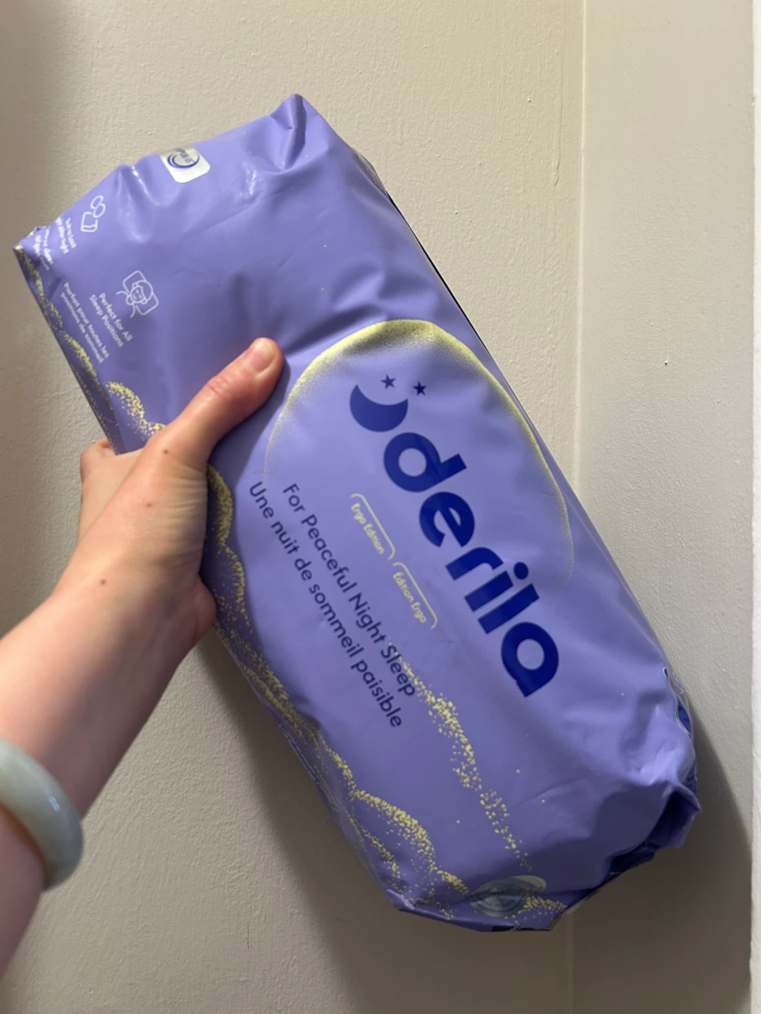 Brand New Derila Ergo Pillow & Cooling Pillowcase - photo 2