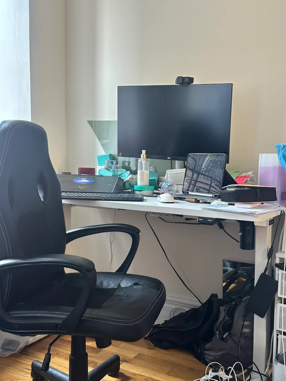 Black Gaming Chair - Worn Seat
