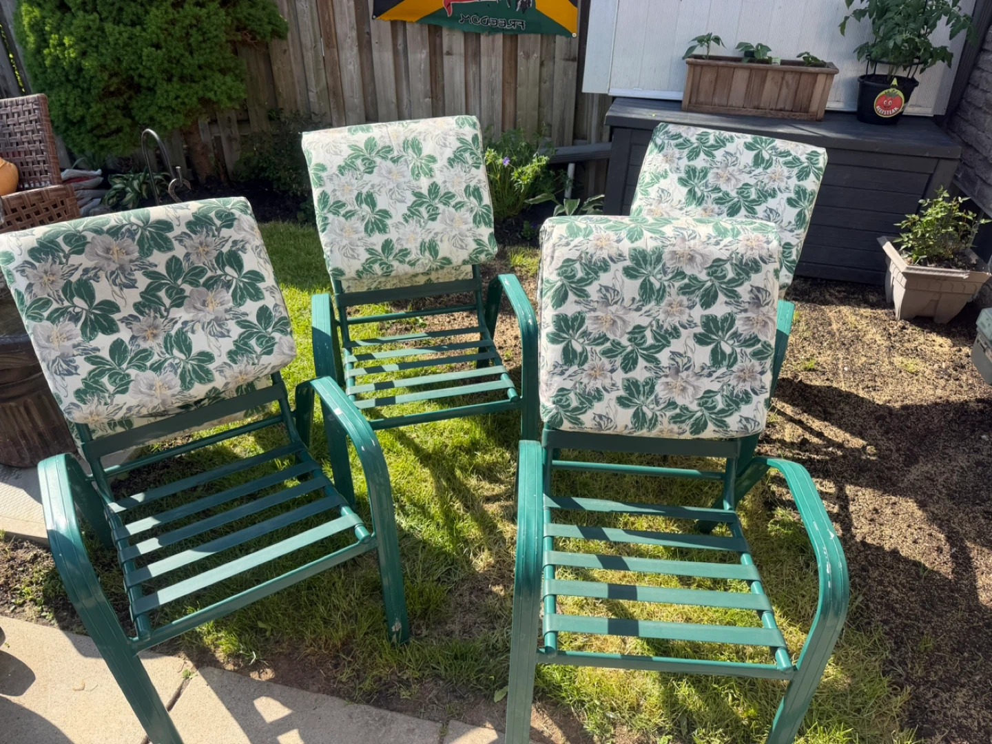 Set of 4 Green Patio Chairs with Floral Cushions