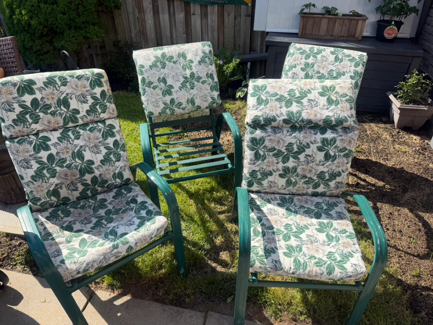Set of 4 Green Patio Chairs with Floral Cushions - photo 3