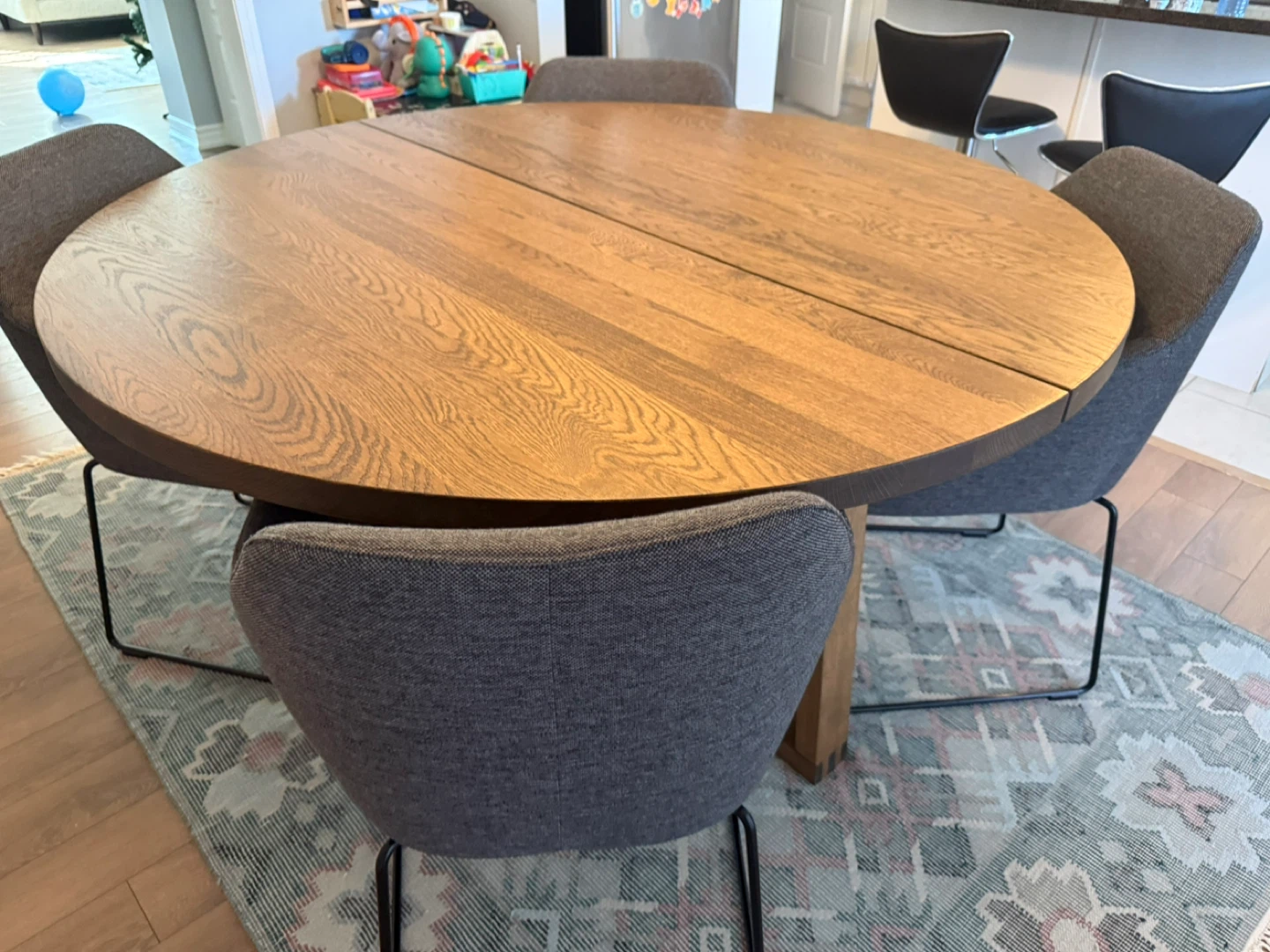Round table with Grey Fabric Accent Chair