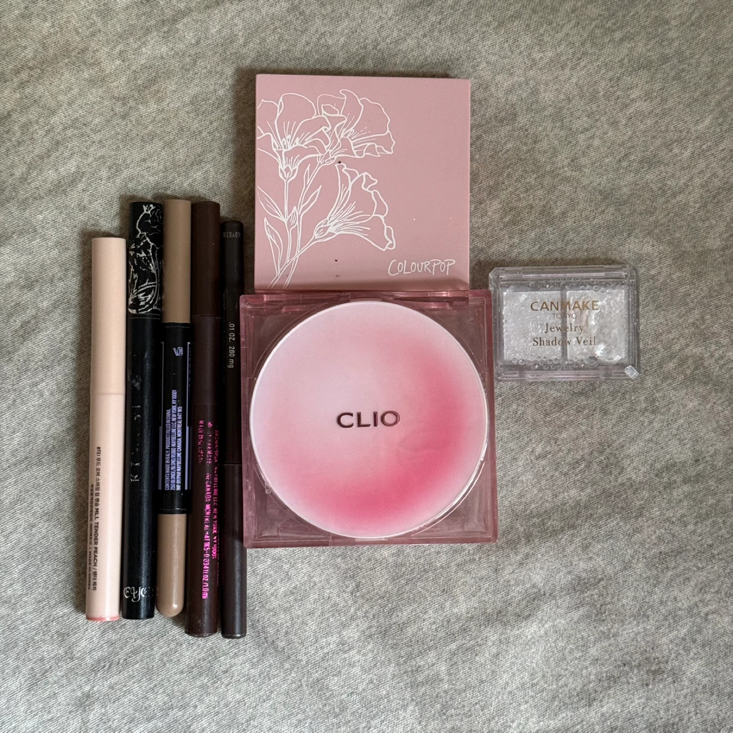 Bundle of makeup stuff