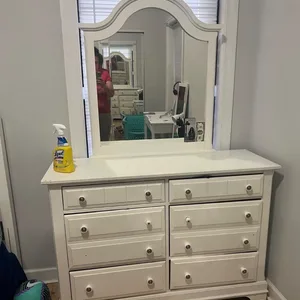 Twin bed White 8-Drawer Dresser with Mirror