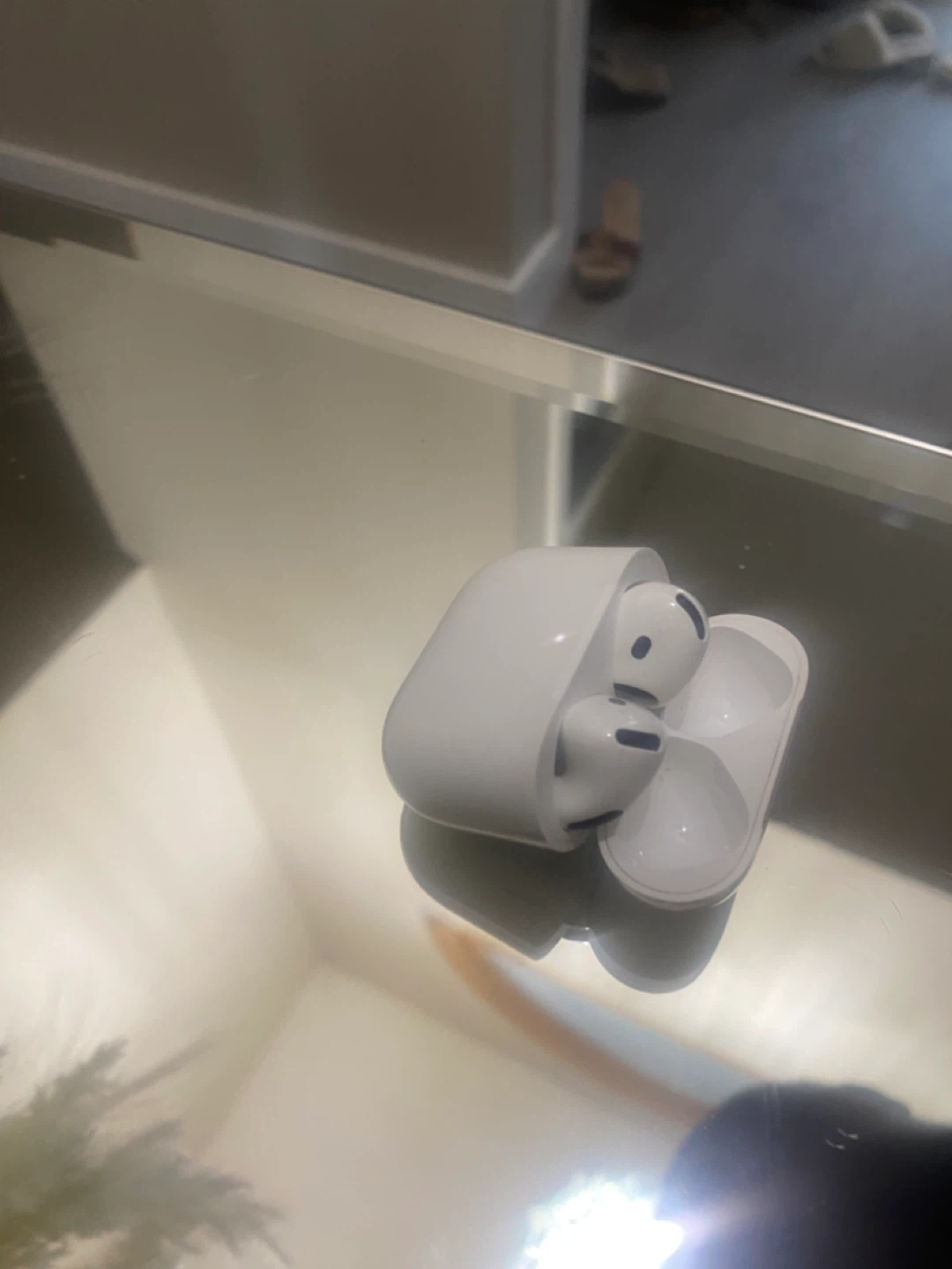 Apple AirPods Pro (2nd generation) - photo 2