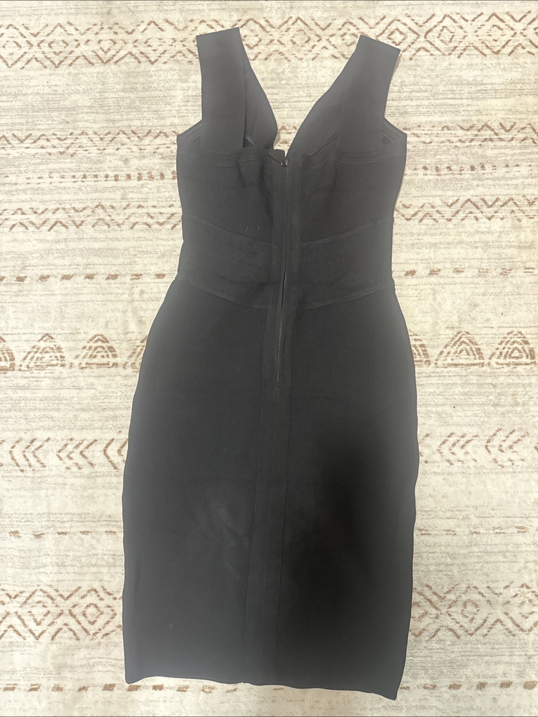 Babaton Black Sleeveless Bandage Dress - photo 3