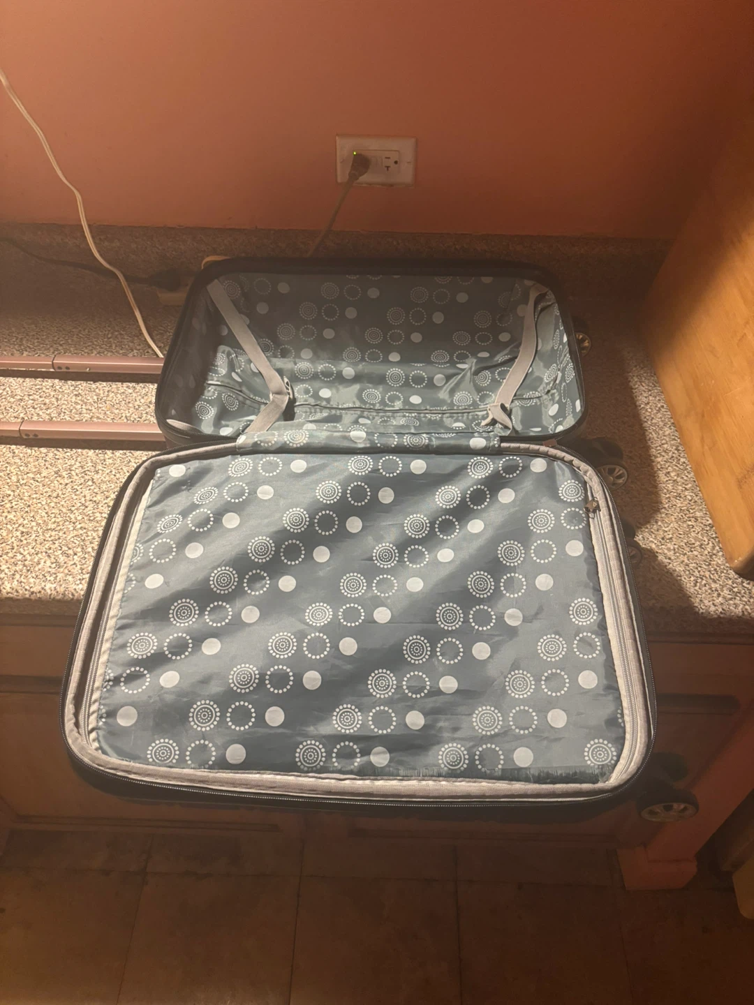 Rockland Purple Suitcase - photo 4