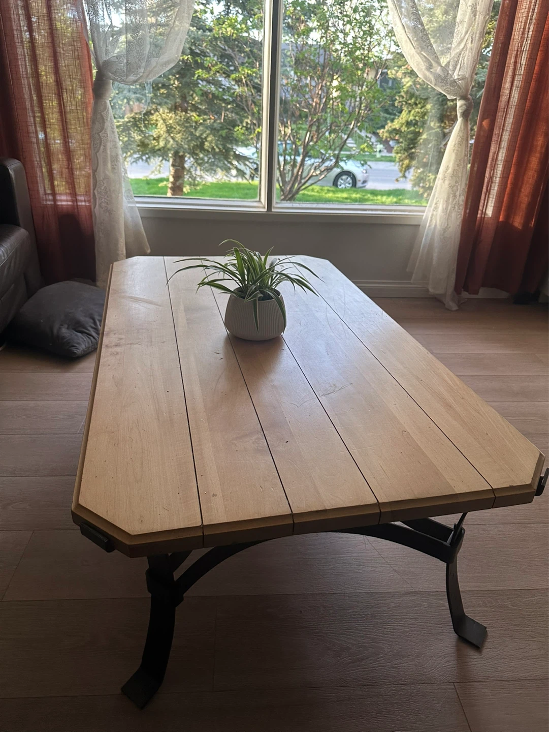 Wooden coffee table with metal legs - photo 3