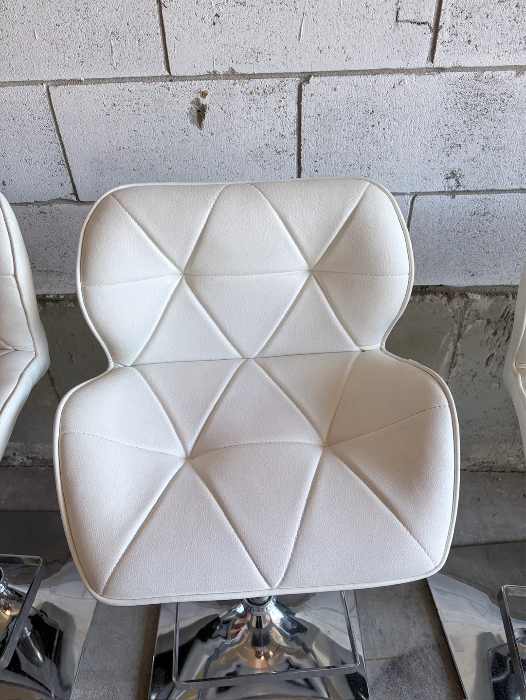 Set of 4 Modern White Swivel Dining Counter Chairs - photo 4