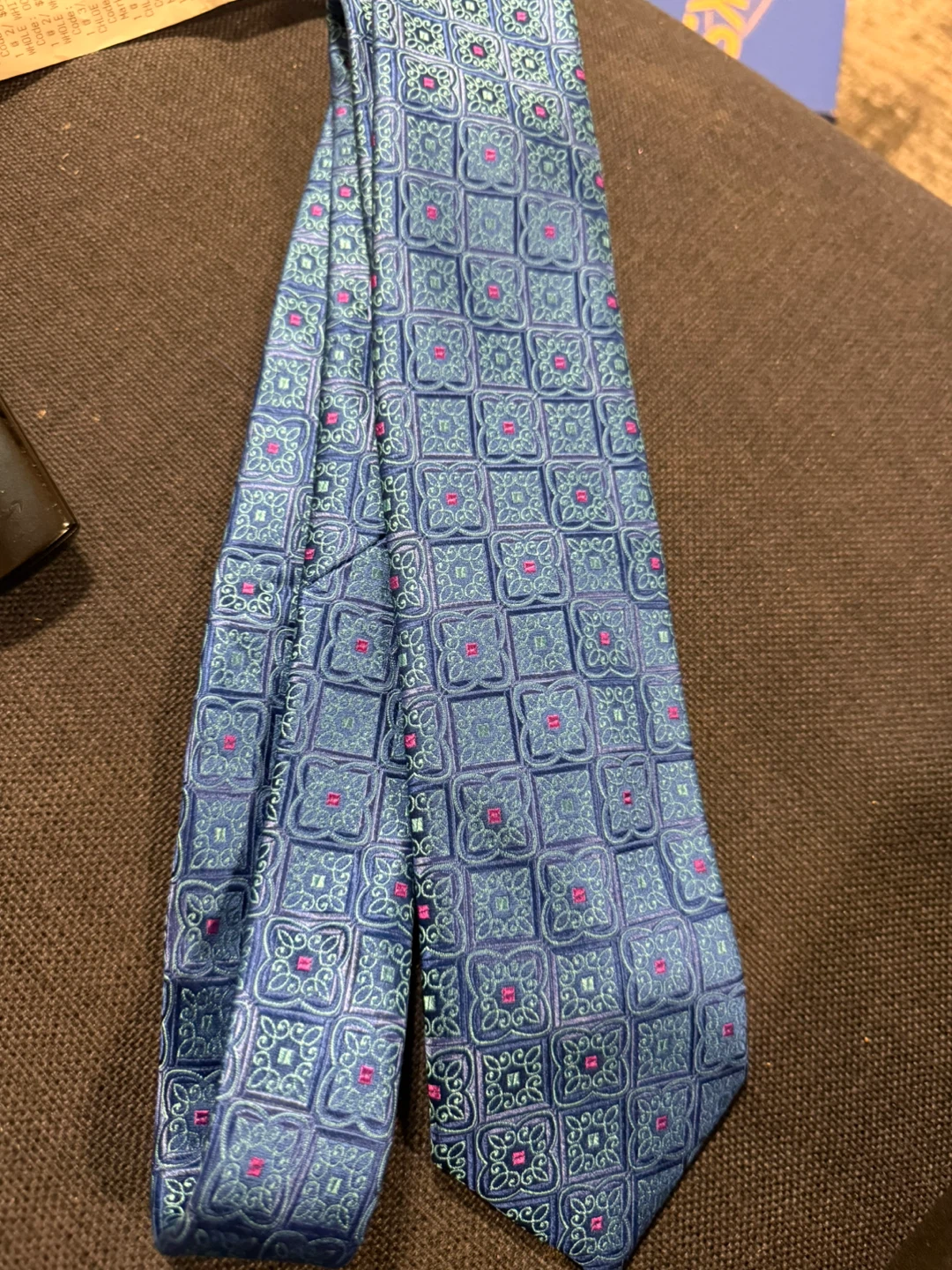 Tie silky