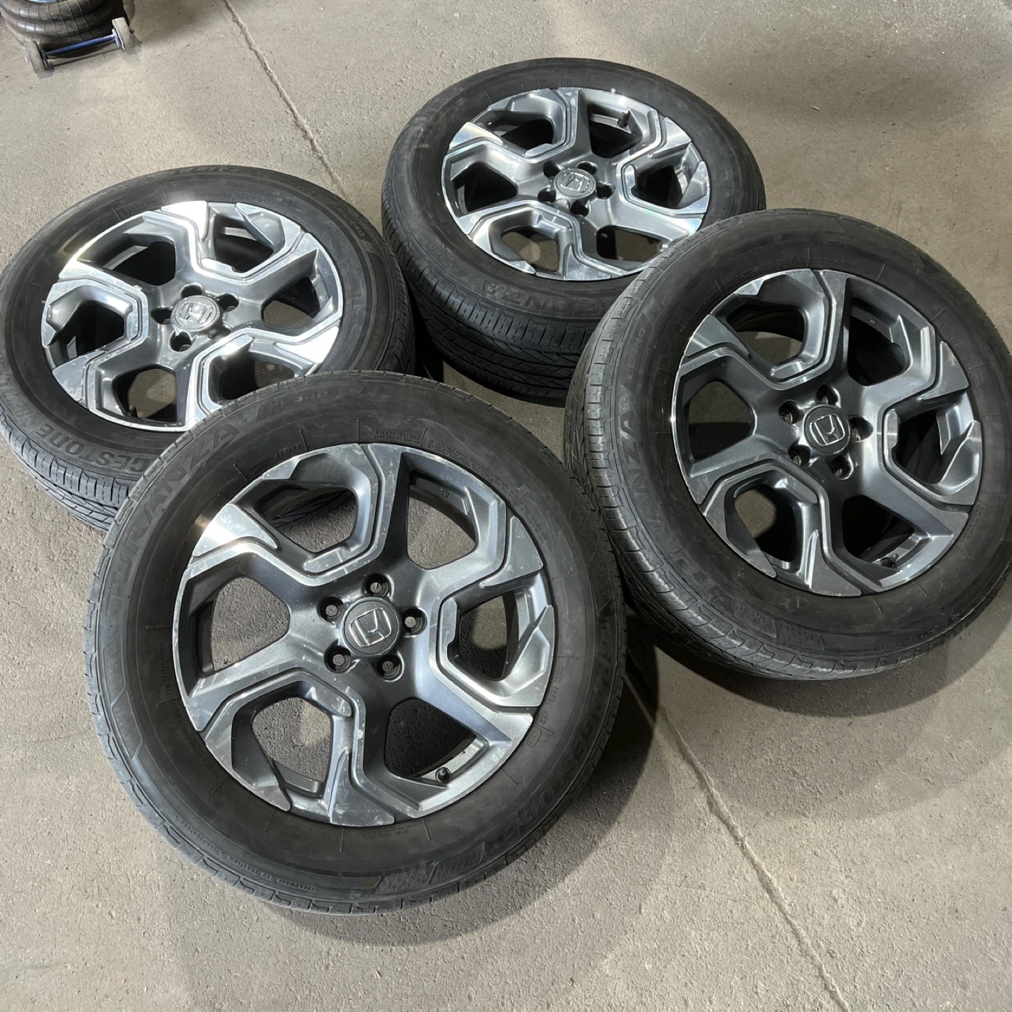 18" OEM Honda CRV alloy wheels and Bridgestone tires 235/60R18