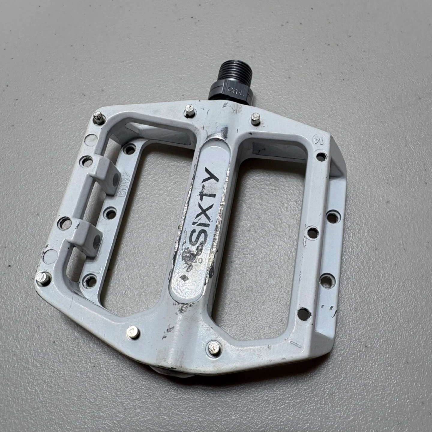V-SIXTY B87 Bike Pedals (Pair) - photo 4