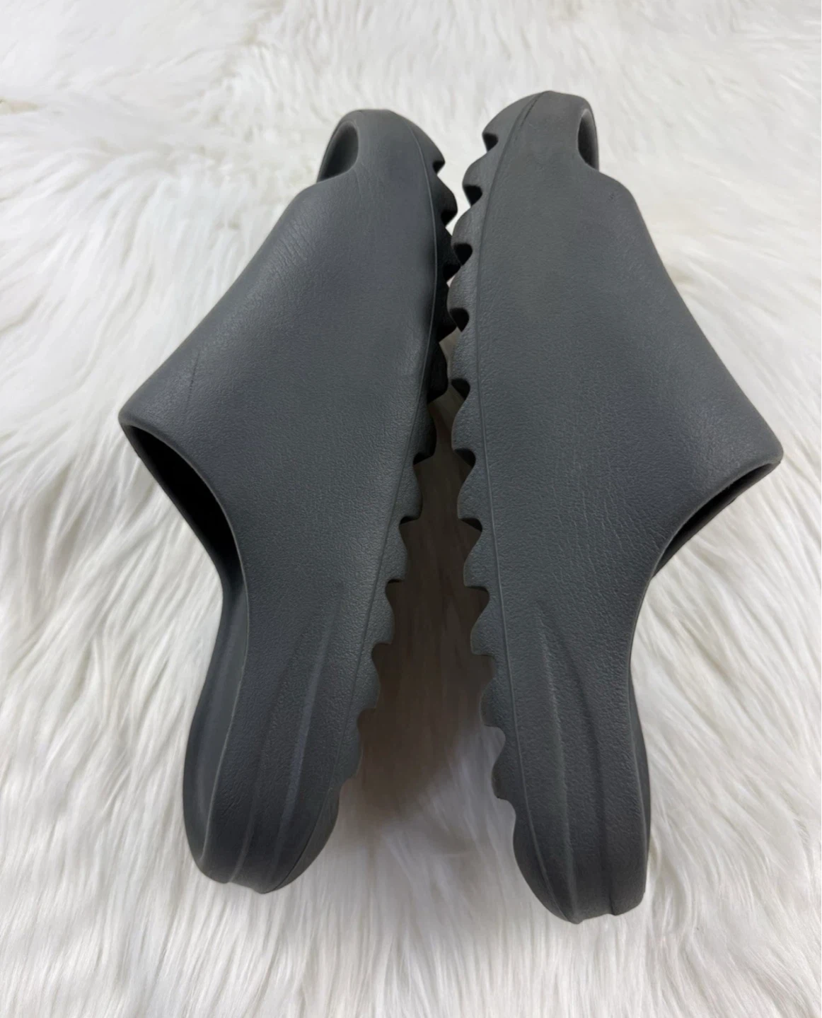 Adidas Yeezy Slide Onyx Men’s Size 12 Black Foam Slip On Sandals - photo 3
