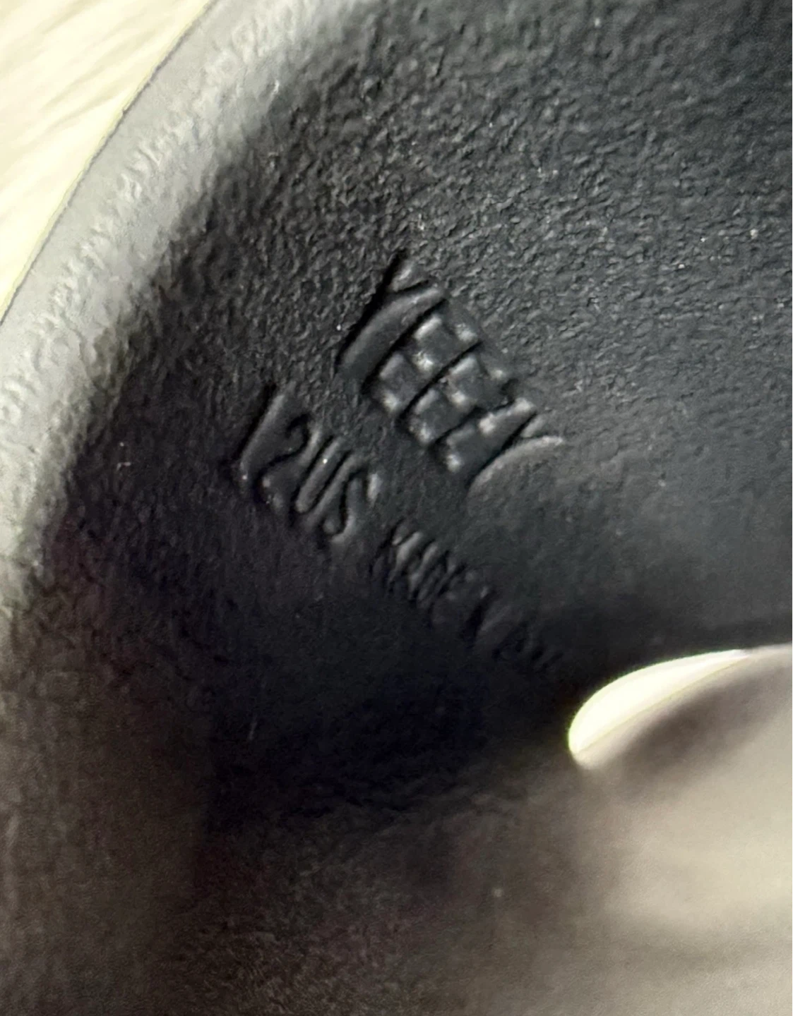 Adidas Yeezy Slide Onyx Men’s Size 12 Black Foam Slip On Sandals - photo 4