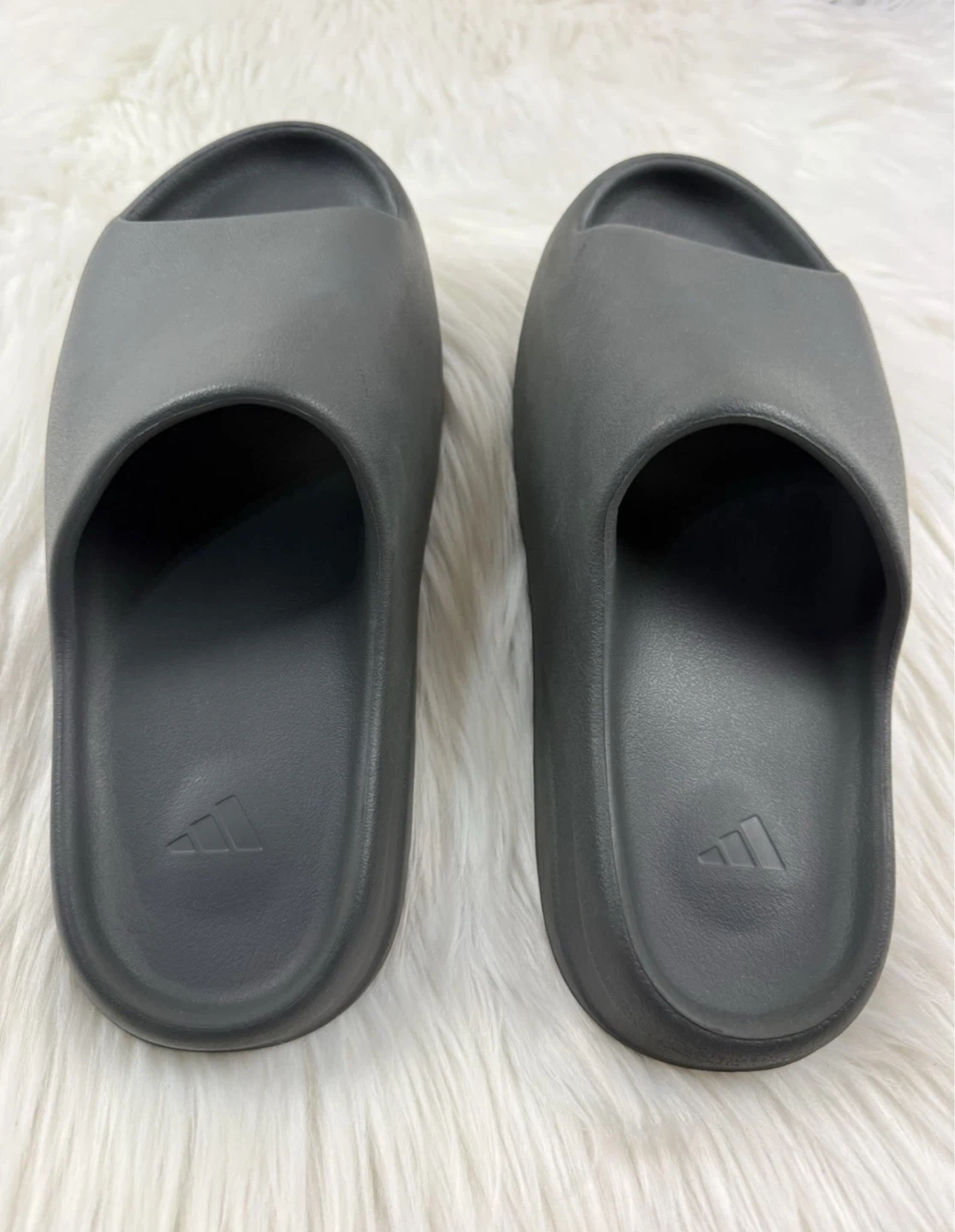Adidas Yeezy Slide Onyx Men’s Size 12 Black Foam Slip On Sandals - photo 2