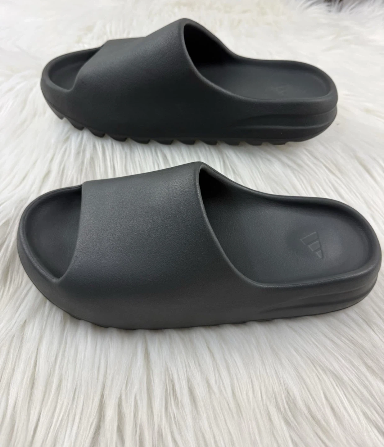 Adidas Yeezy Slide Onyx Men’s Size 12 Black Foam Slip On Sandals