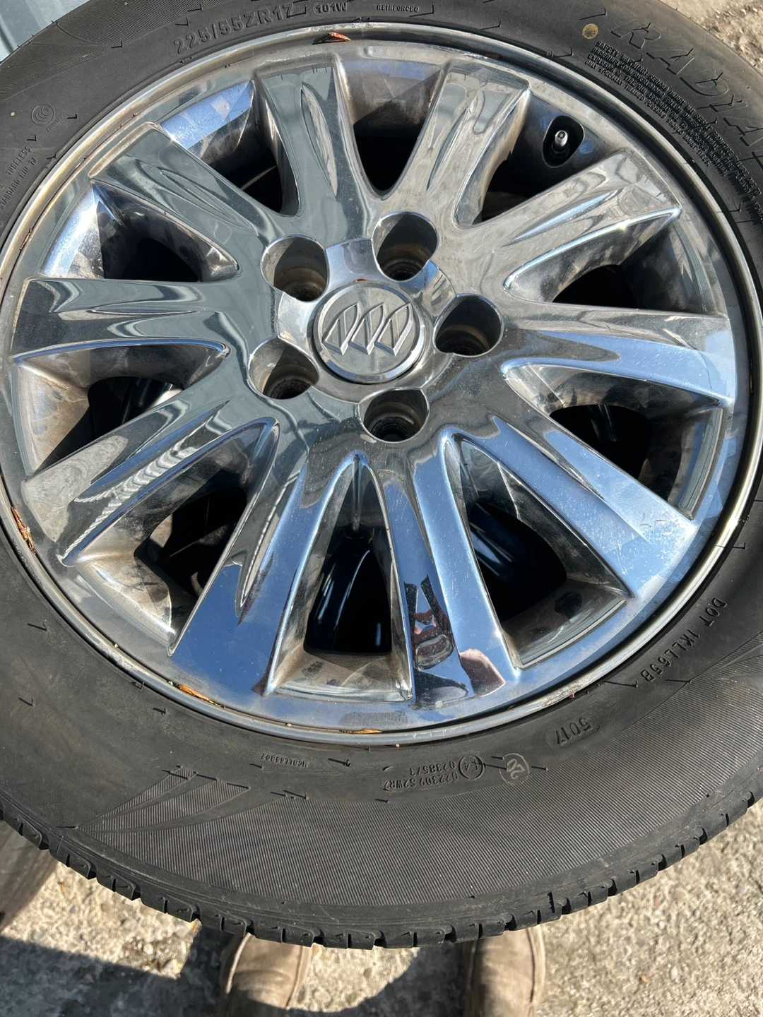 Buick Chrome Alloy Wheel with Tire 225/55ZR17