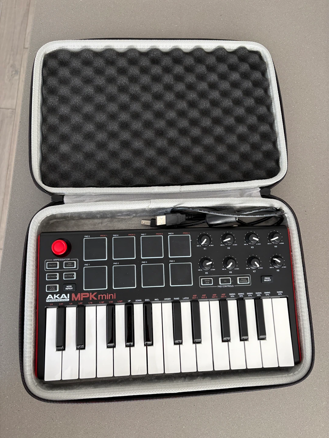 Akai MPK Mini MK3 Keyboard Controller + Case