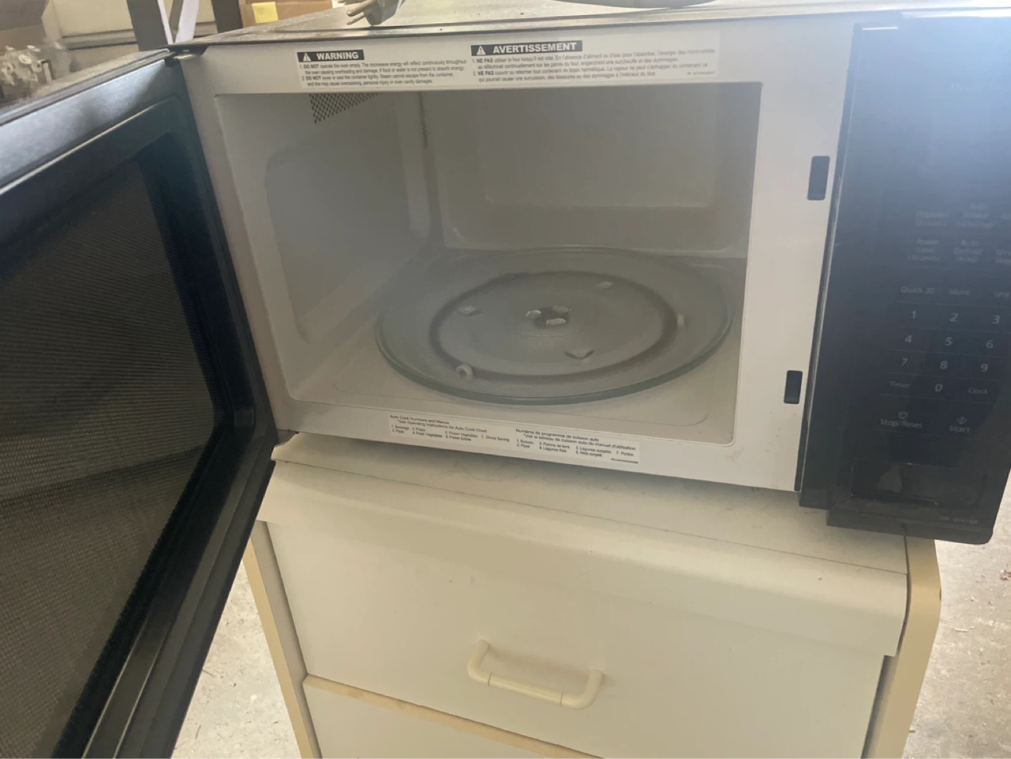 Panasonic Microwave Oven - photo 2