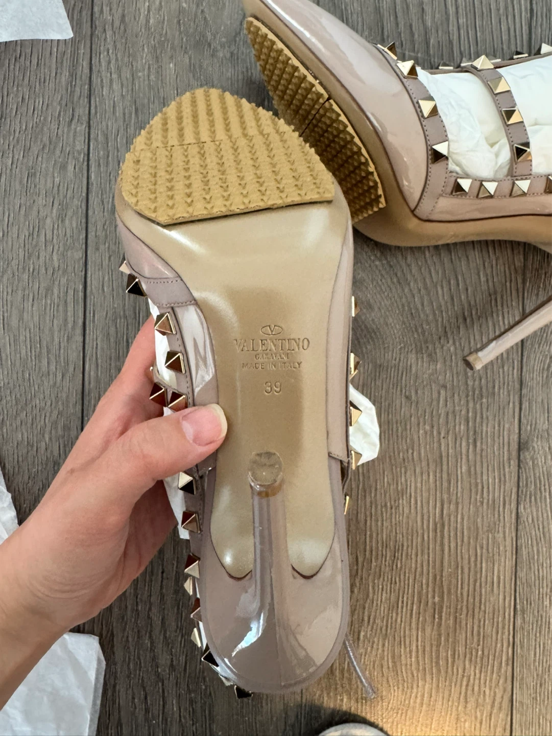 NEW Valentino Rockstud Heels Size 8.5 - photo 2
