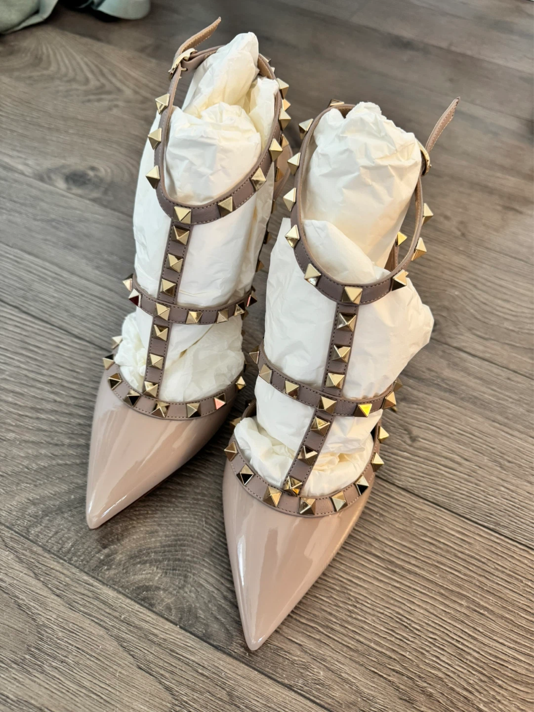 NEW Valentino Rockstud Heels Size 8.5