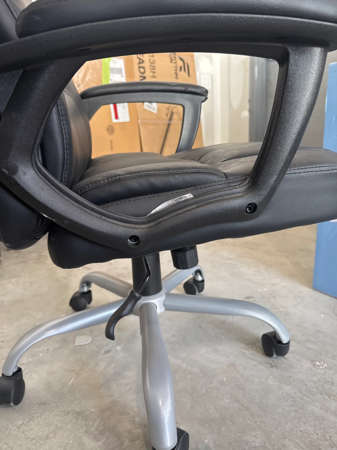 Black Executive Office Chair - photo 3