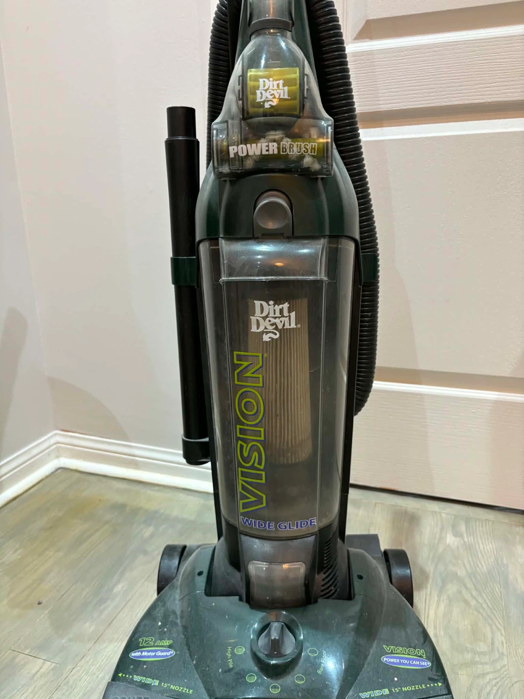 Dirt Devil Vision Wide Glide Vacuum Cleaner - photo 2
