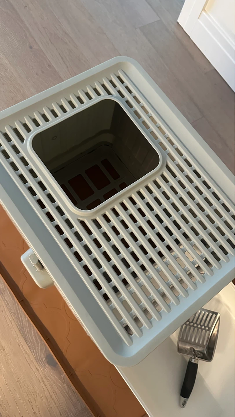 Collapsible Cat Litter Box with Scoop and Litter - photo 3