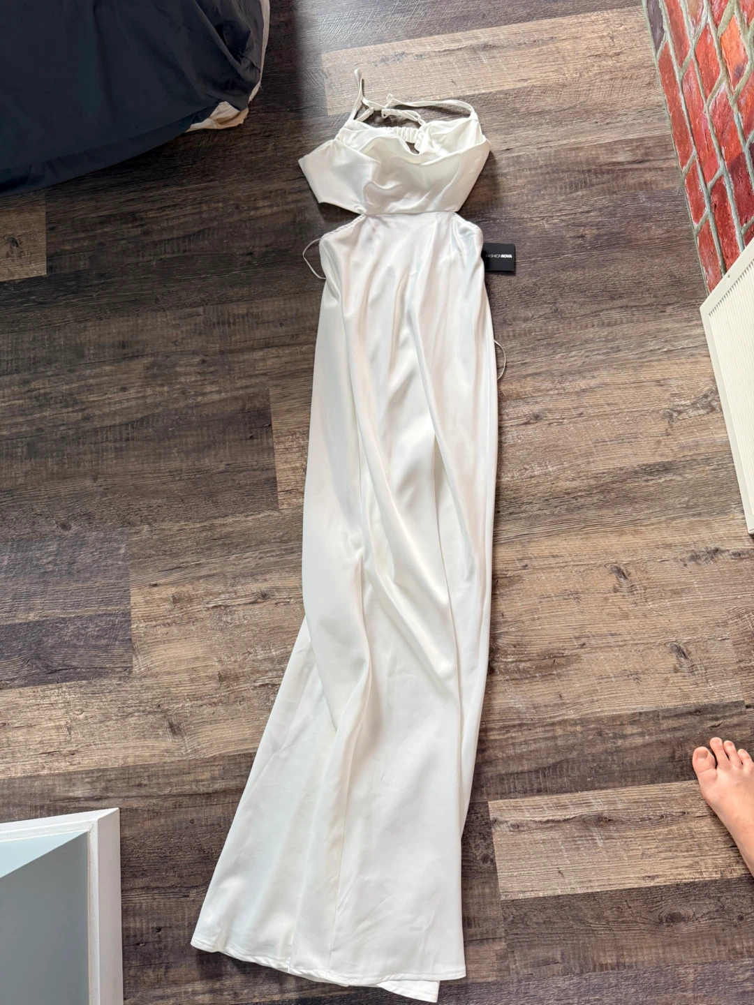 White satin maxi dress with cutouts - photo 5