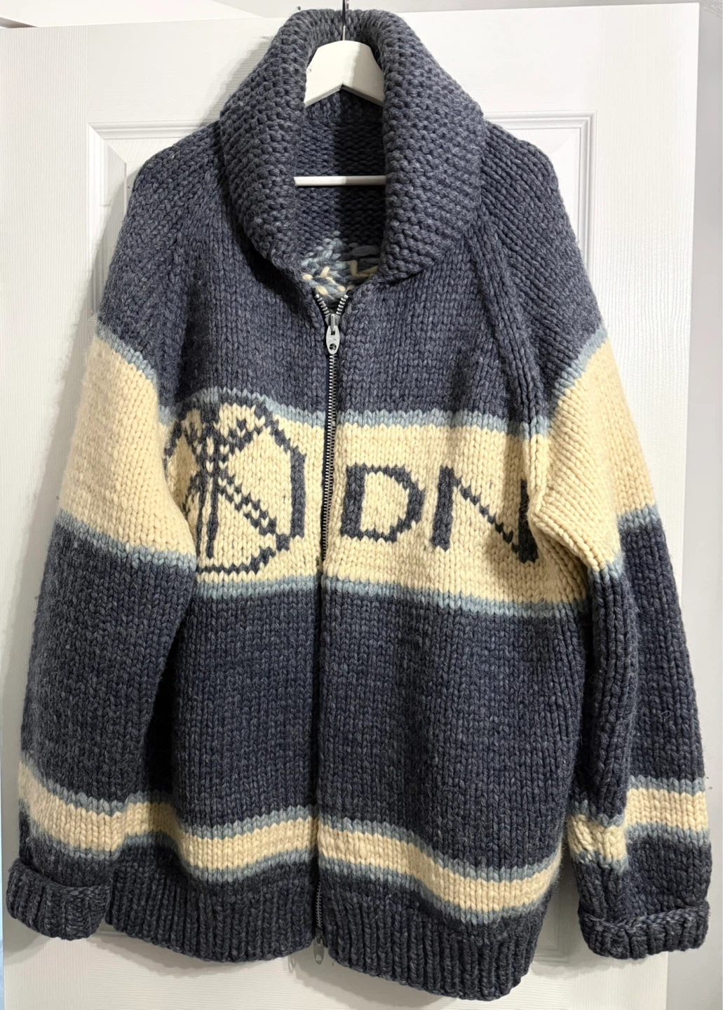 vintage hand-knit Canadian Cowichan-style thick wool cardigan - photo 2
