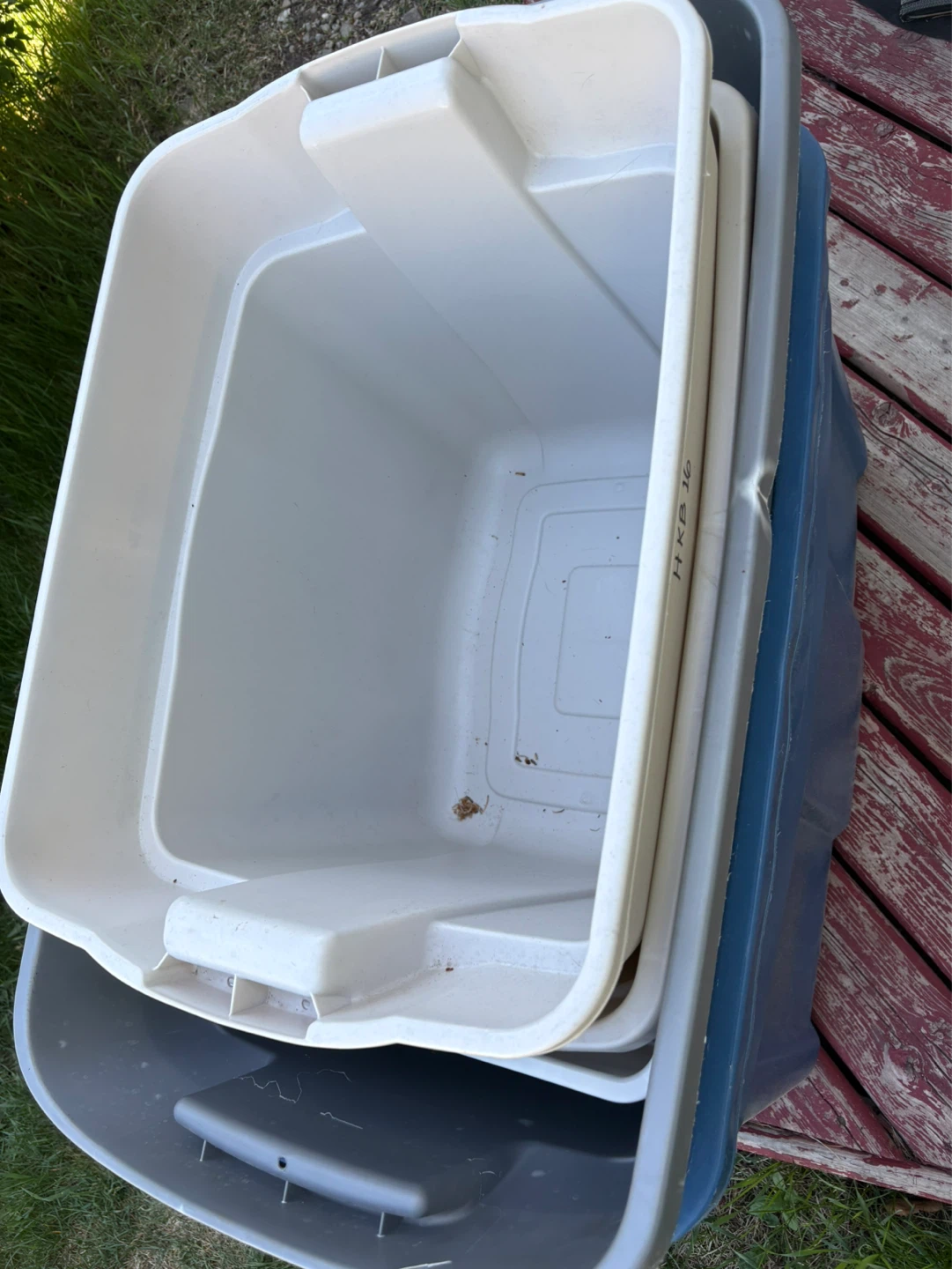 Rubbermaid Roughneck 140L Storage Tote - photo 4