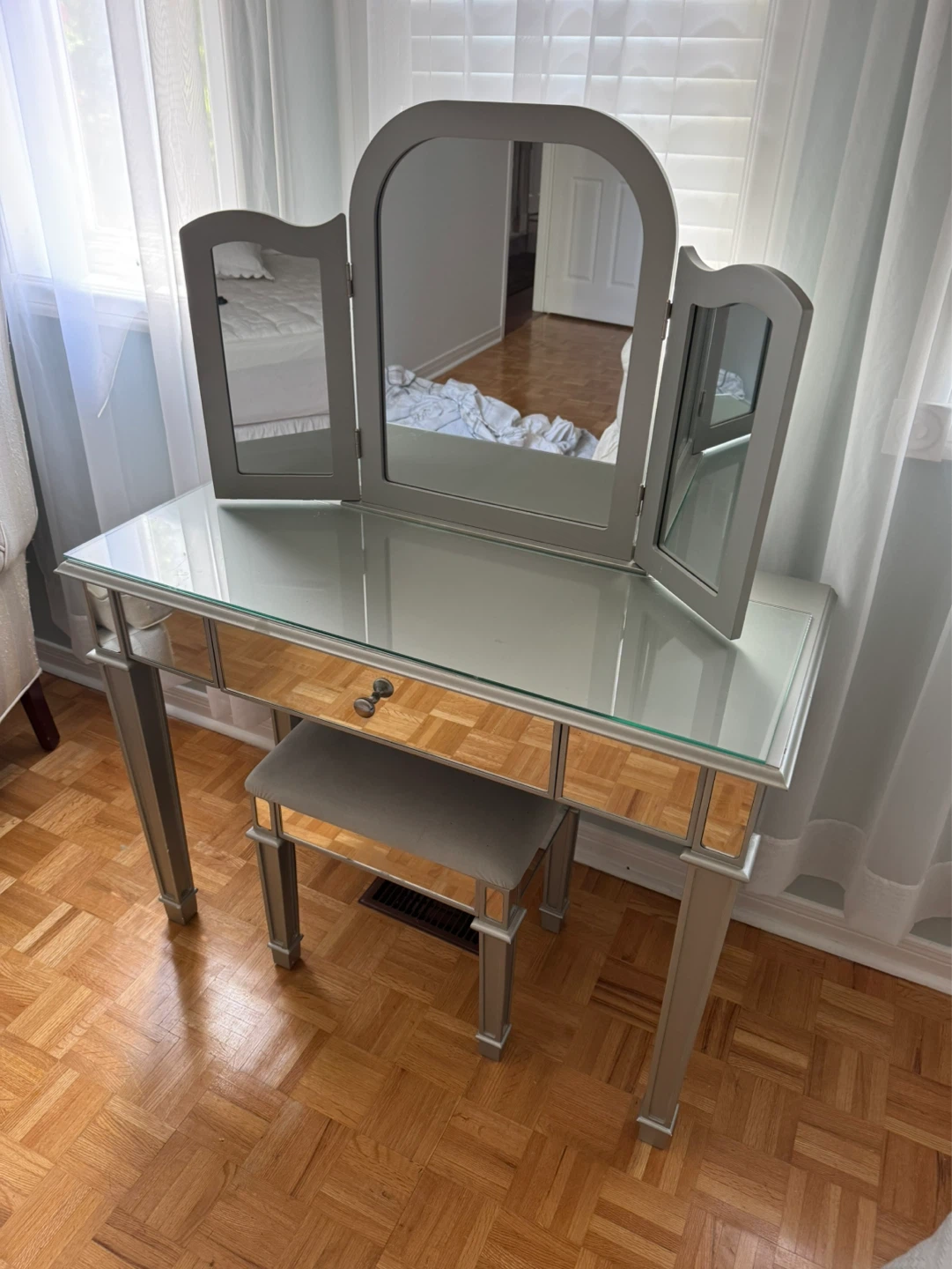 Mirrored Vanity Table with Tri-Fold Mirror and Stool