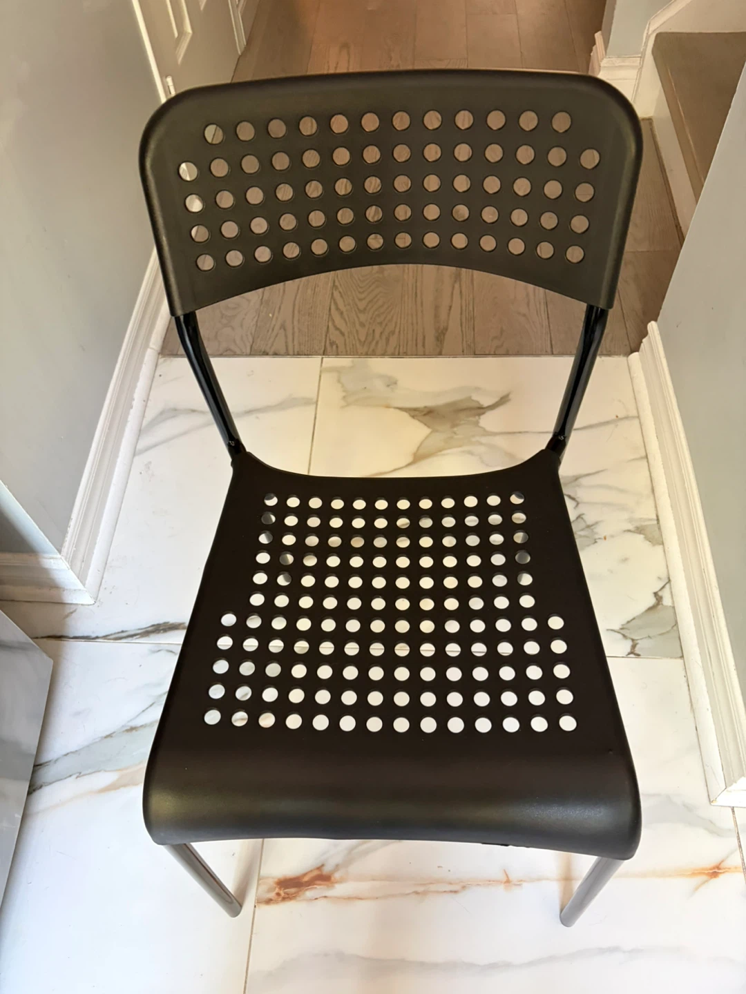 IKEA table and 4 chairs - photo 3