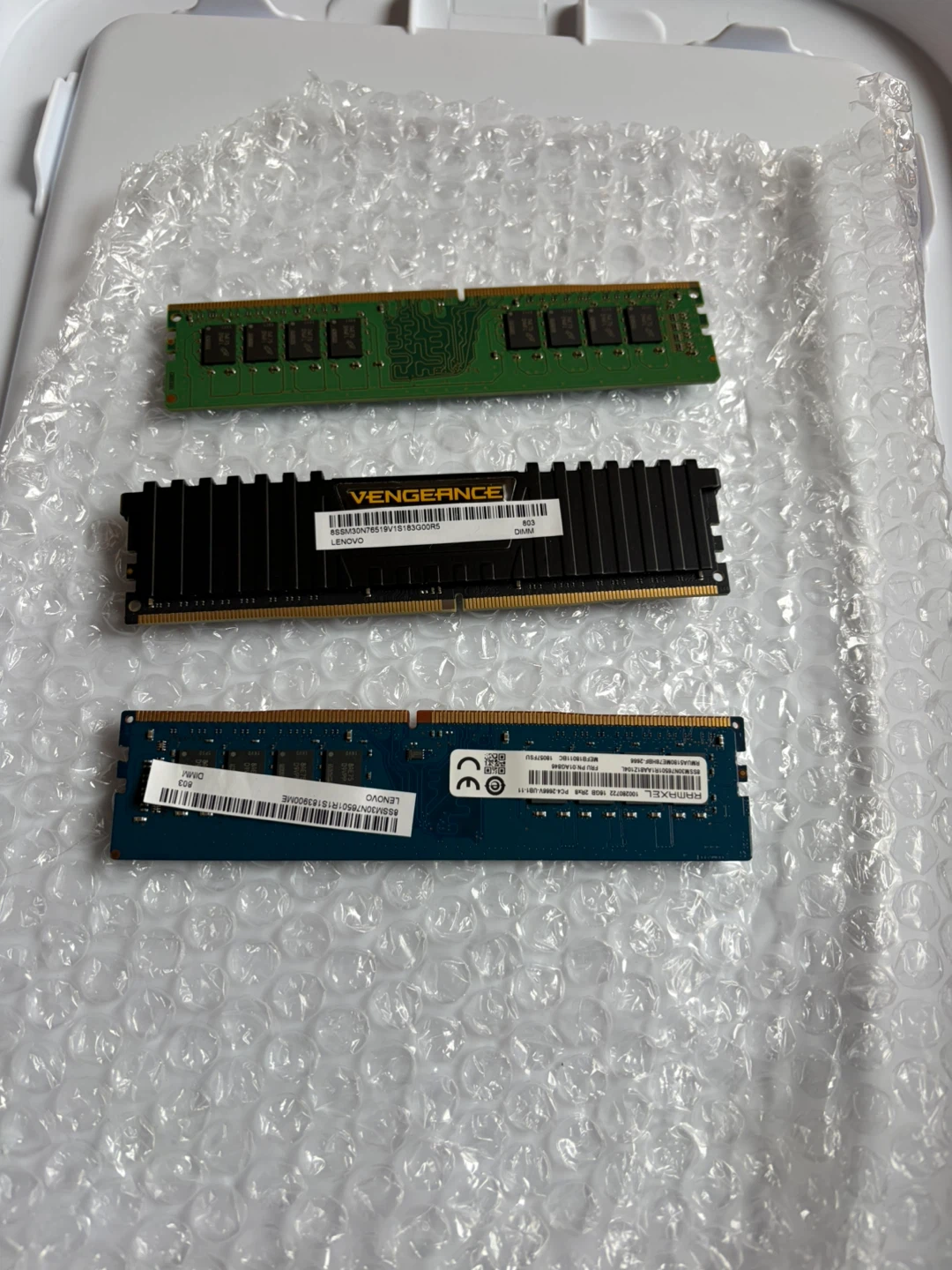 3x RAM Modules - Corsair Vengeance, Lenovo