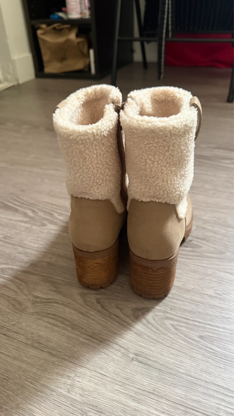 Tan Ankle Boots with Sherpa Lining - photo 3