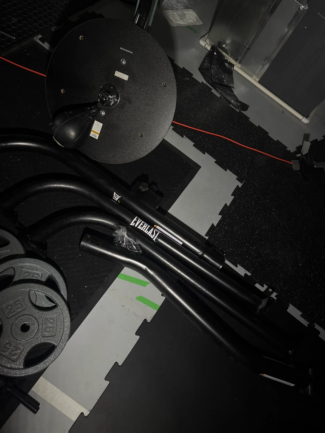 Everlast Punching Bag Stand and Accessories - photo 2